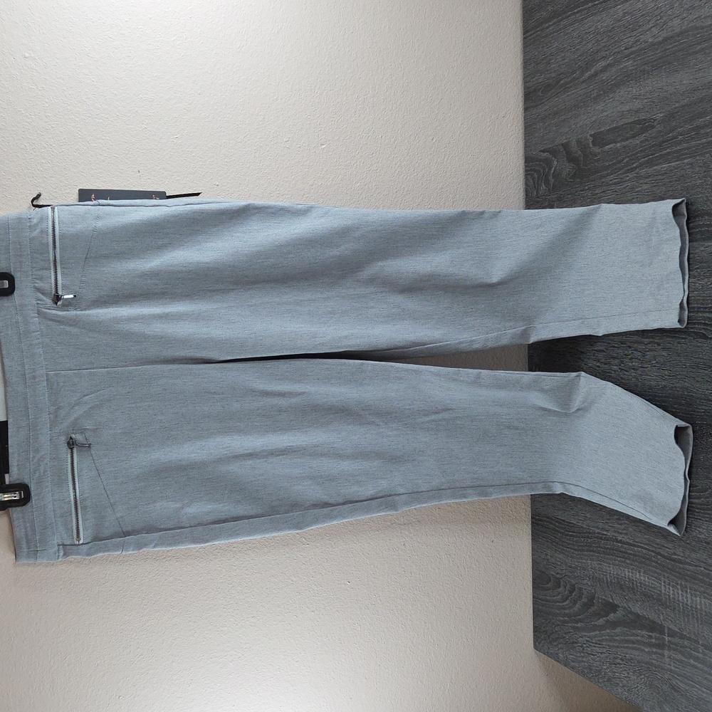 Takara Womans Gray Skinny Pants. XL WOMANS. Lighter Weight Stretchy.NWT